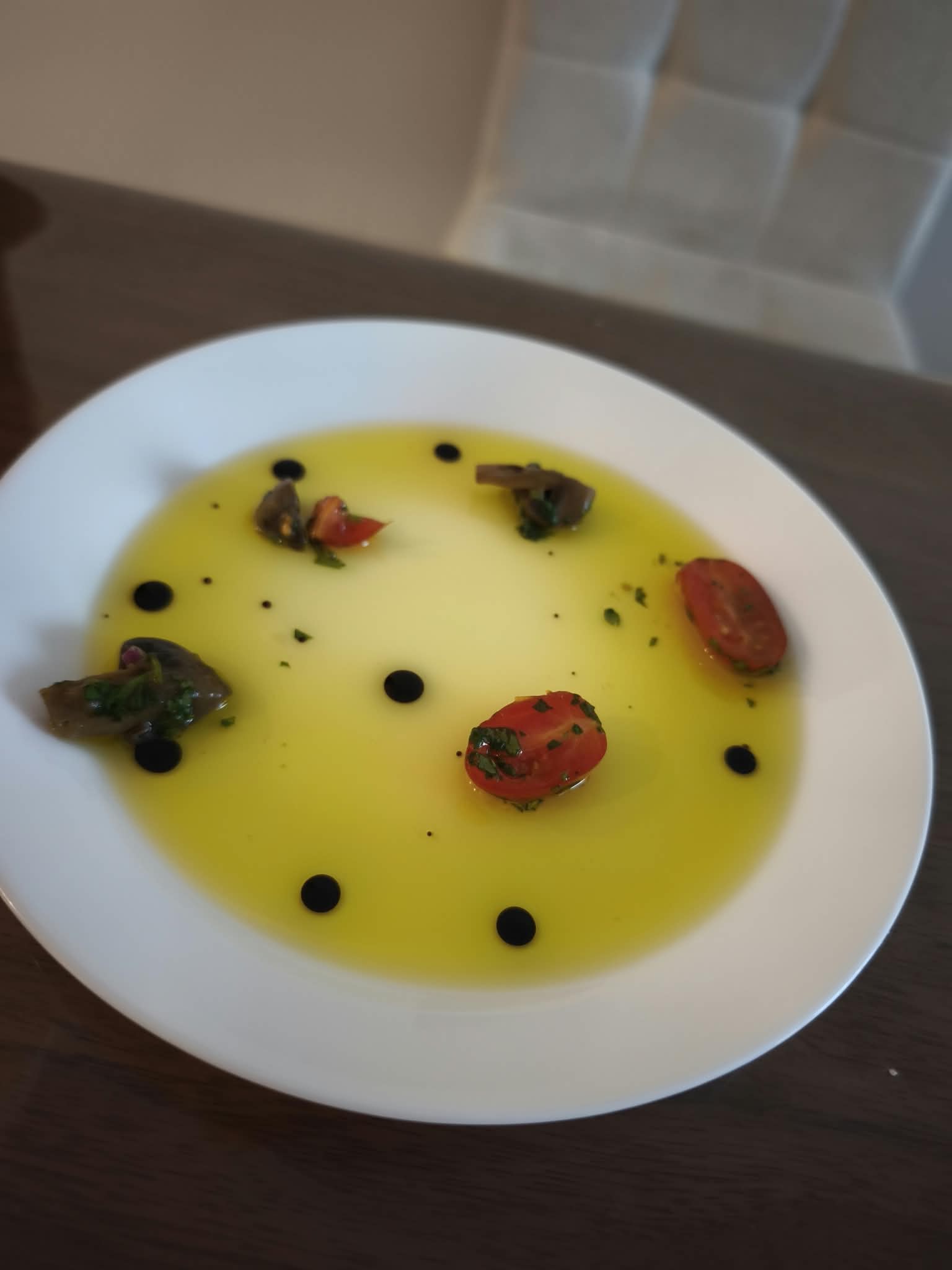 מנת פתיחה שף עם שמן זית עגבניות ופטריות